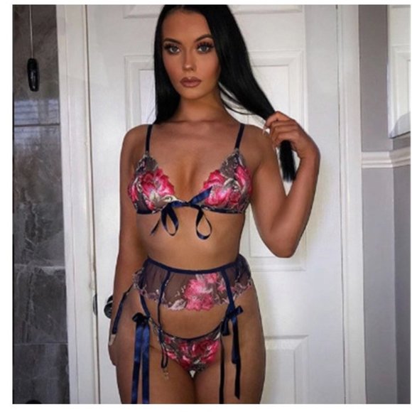 Women's Lingerie - Picture 2 of 3